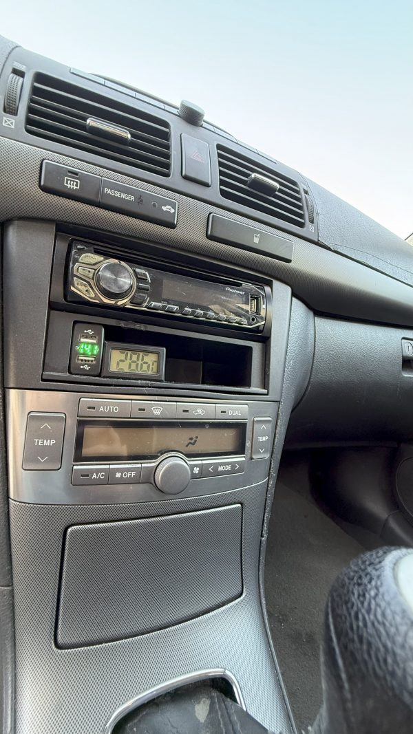 TOYOTA AVENSIS 2.0 D-4D SOL - Imagen 14