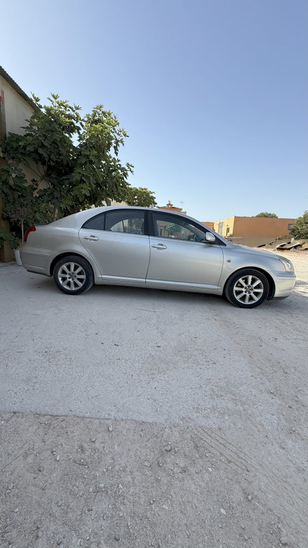 TOYOTA AVENSIS 2.0 D-4D SOL - Imagen 2