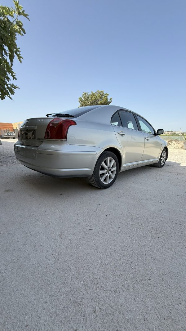 TOYOTA AVENSIS 2.0 D-4D SOL - Imagen 6