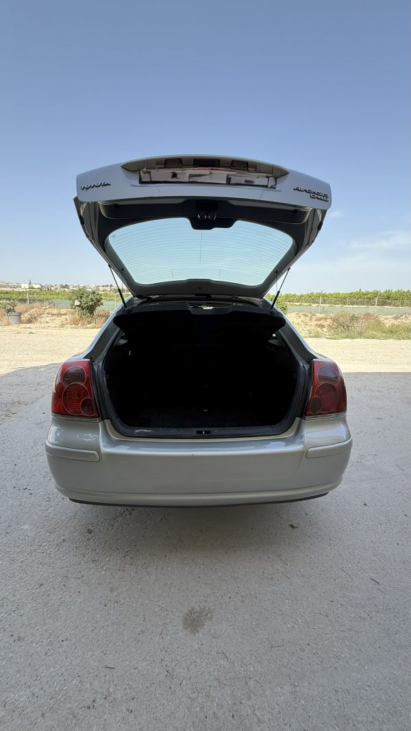 TOYOTA AVENSIS 2.0 D-4D SOL - Imagen 8