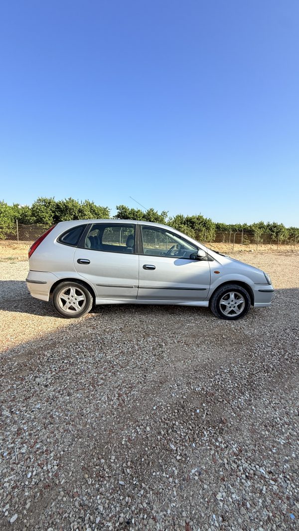 NISSAN Almera Tino 2.2 dCi Acenta - Imagen 2