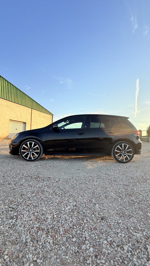 VOLKSWAGEN GOLF VI 2.0 TSI GTI ADIDAS - Imagen 4