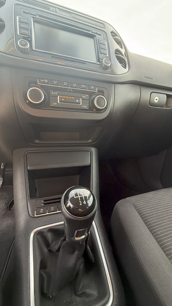 VOLKSWAGEN TIGUAN 2.0 TDI BMT - Imagen 12