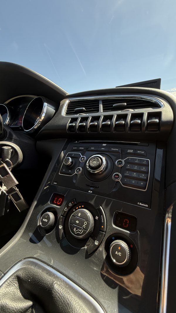 Peugeot 3008 2.0 HDi Sport Pack - Imagen 17