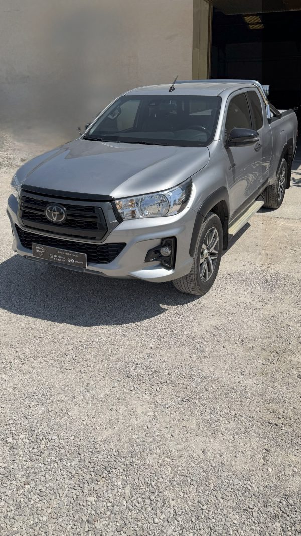 TOYOTA HILUX 2.4 D-4D Extra Cab Lounge 4x4 - Imagen 5