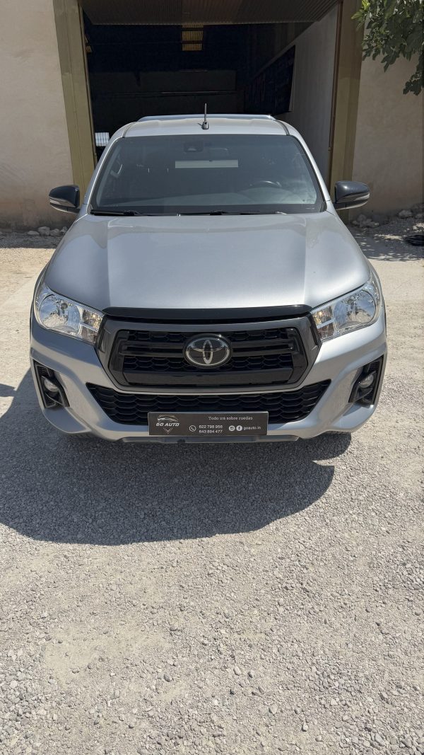 TOYOTA HILUX 2.4 D-4D Extra Cab Lounge 4x4 - Imagen 3