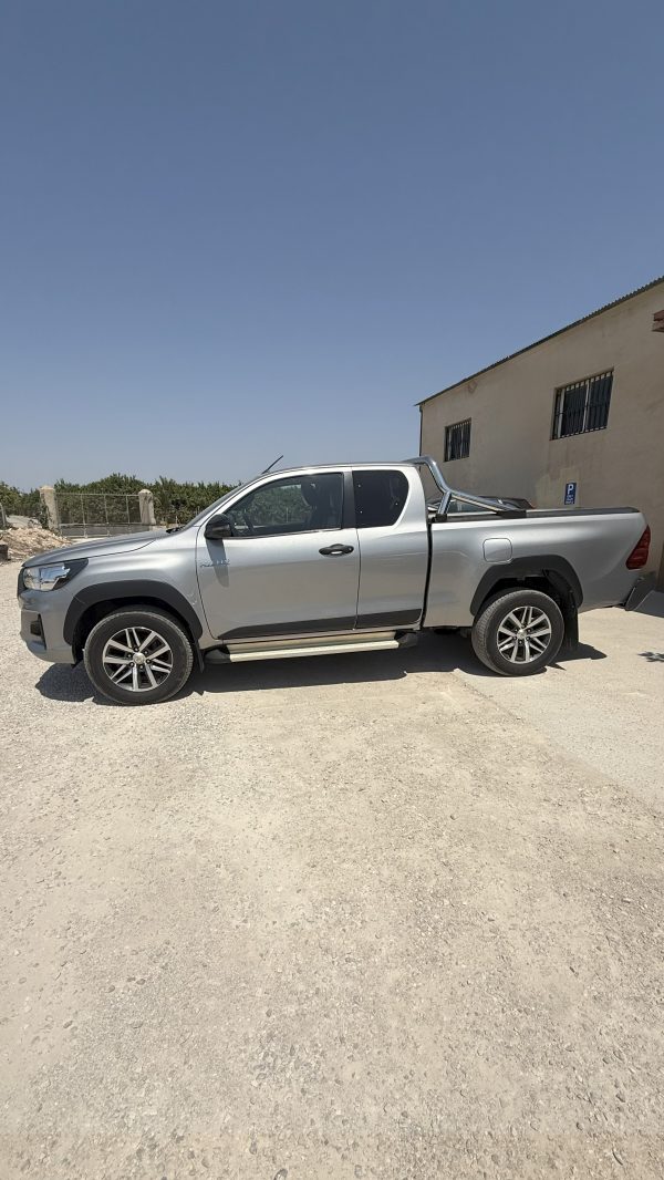 TOYOTA HILUX 2.4 D-4D Extra Cab Lounge 4x4 - Imagen 4