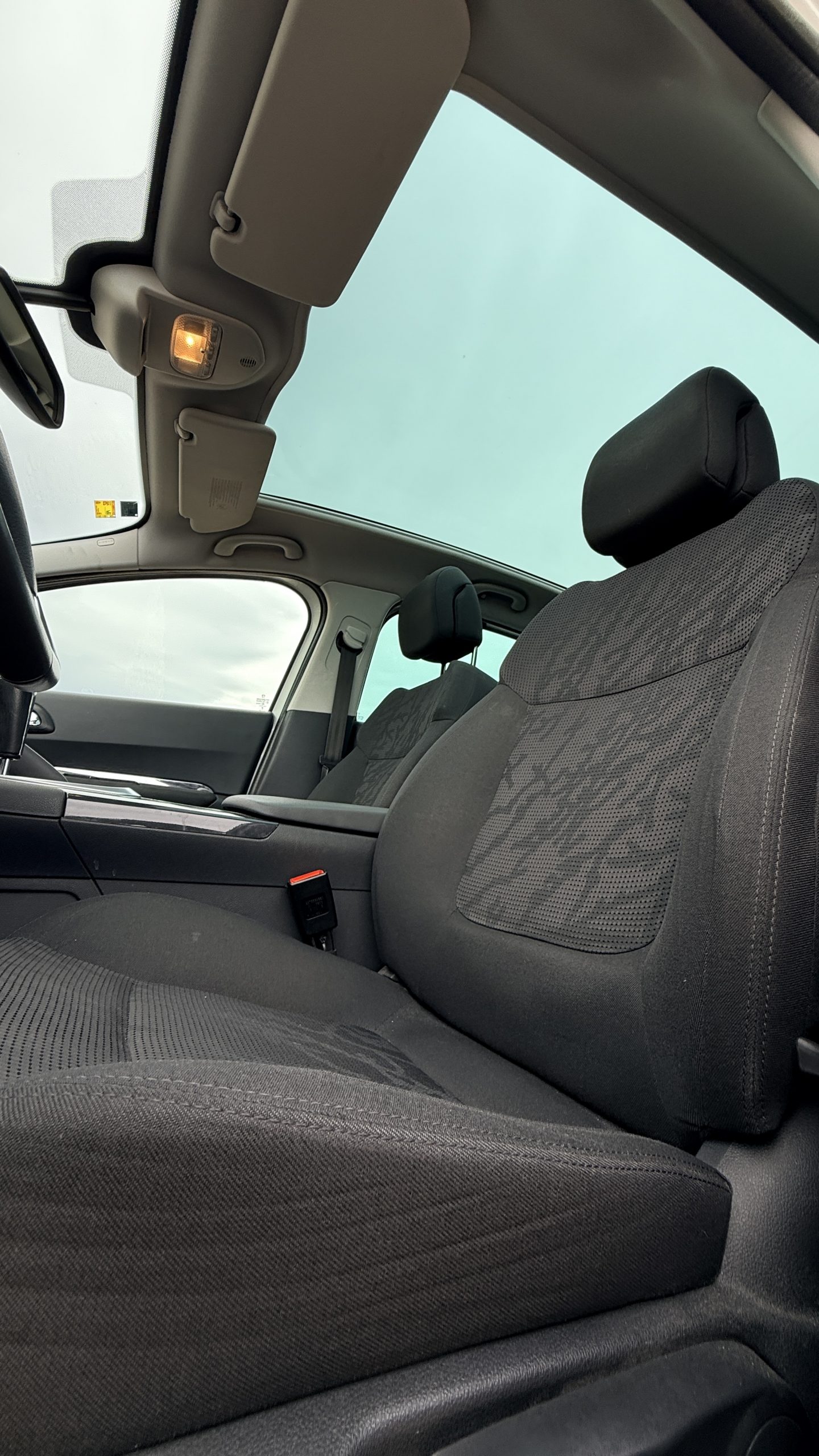 Peugeot 3008 1.6 HDi Allure - Imagen 10