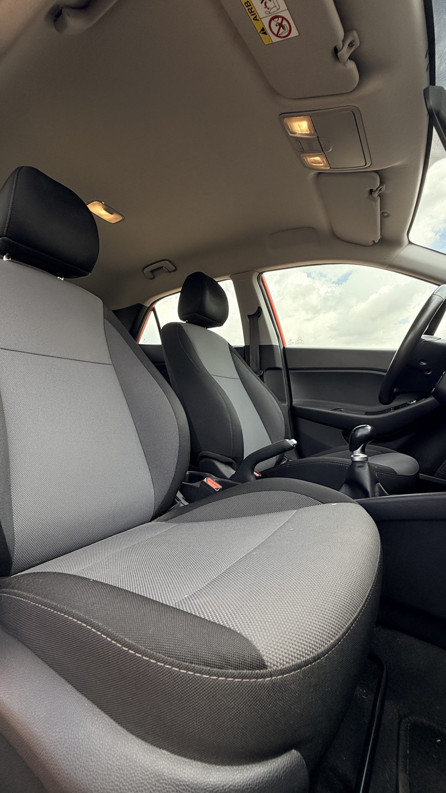Hyundai i20 1.0 MPI 75cv - Imagen 14