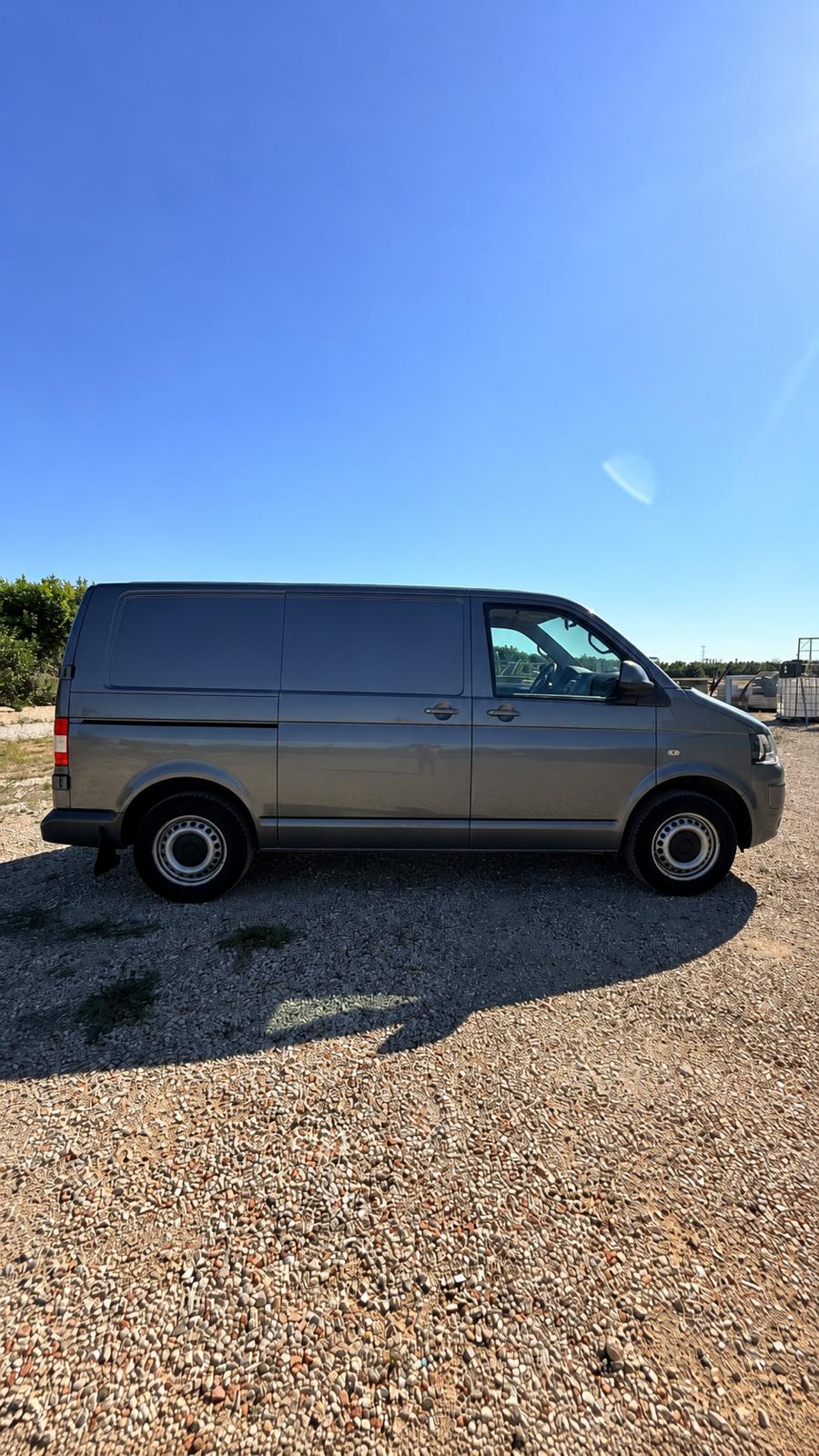 Volkswagen T5 Transporter 2.0 TDI Kasten 115cv - Imagen 2