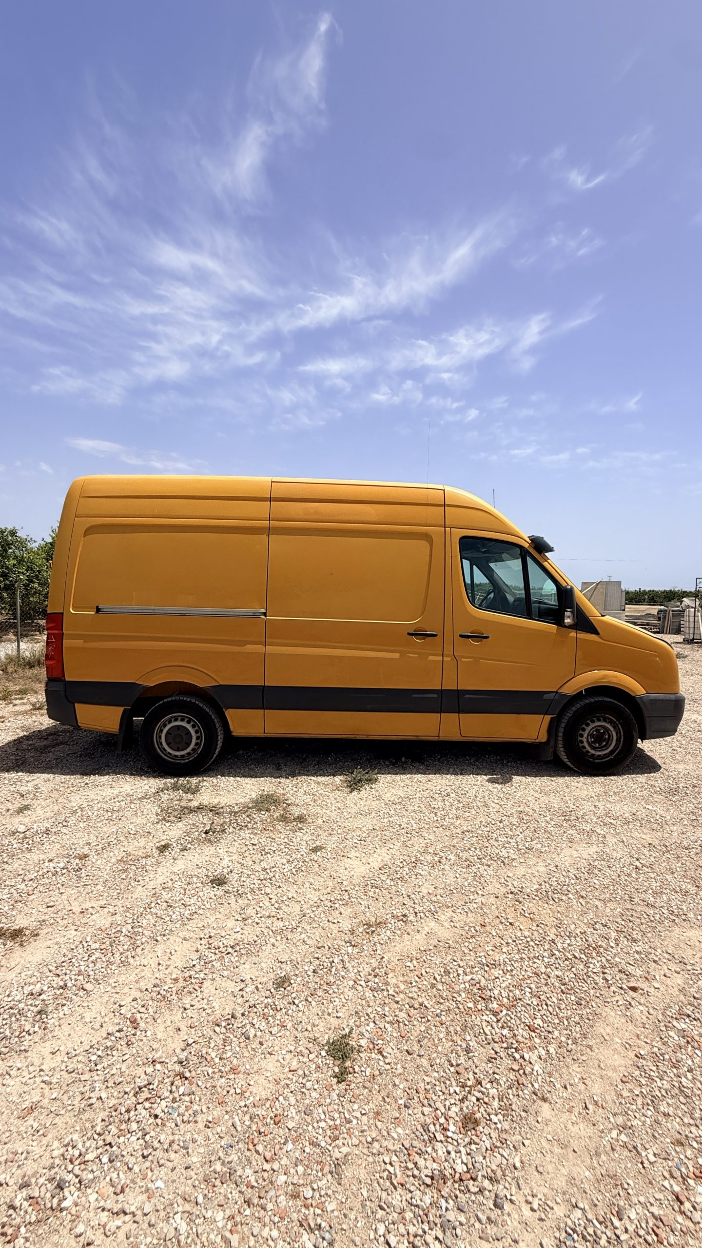 Volkswagen Crafter 2.5 TDI 135CV Techo Alto - Imagen 2