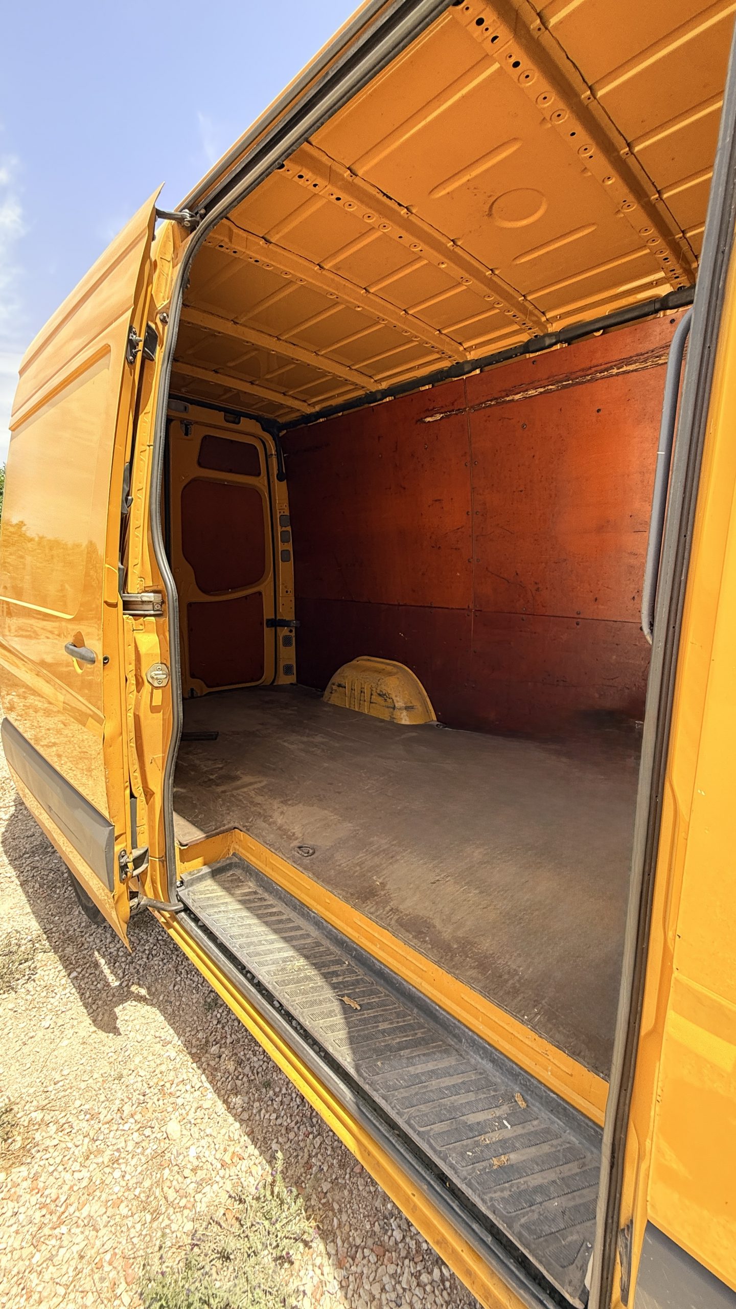 Volkswagen Crafter 2.5 TDI 135CV Techo Alto - Imagen 9
