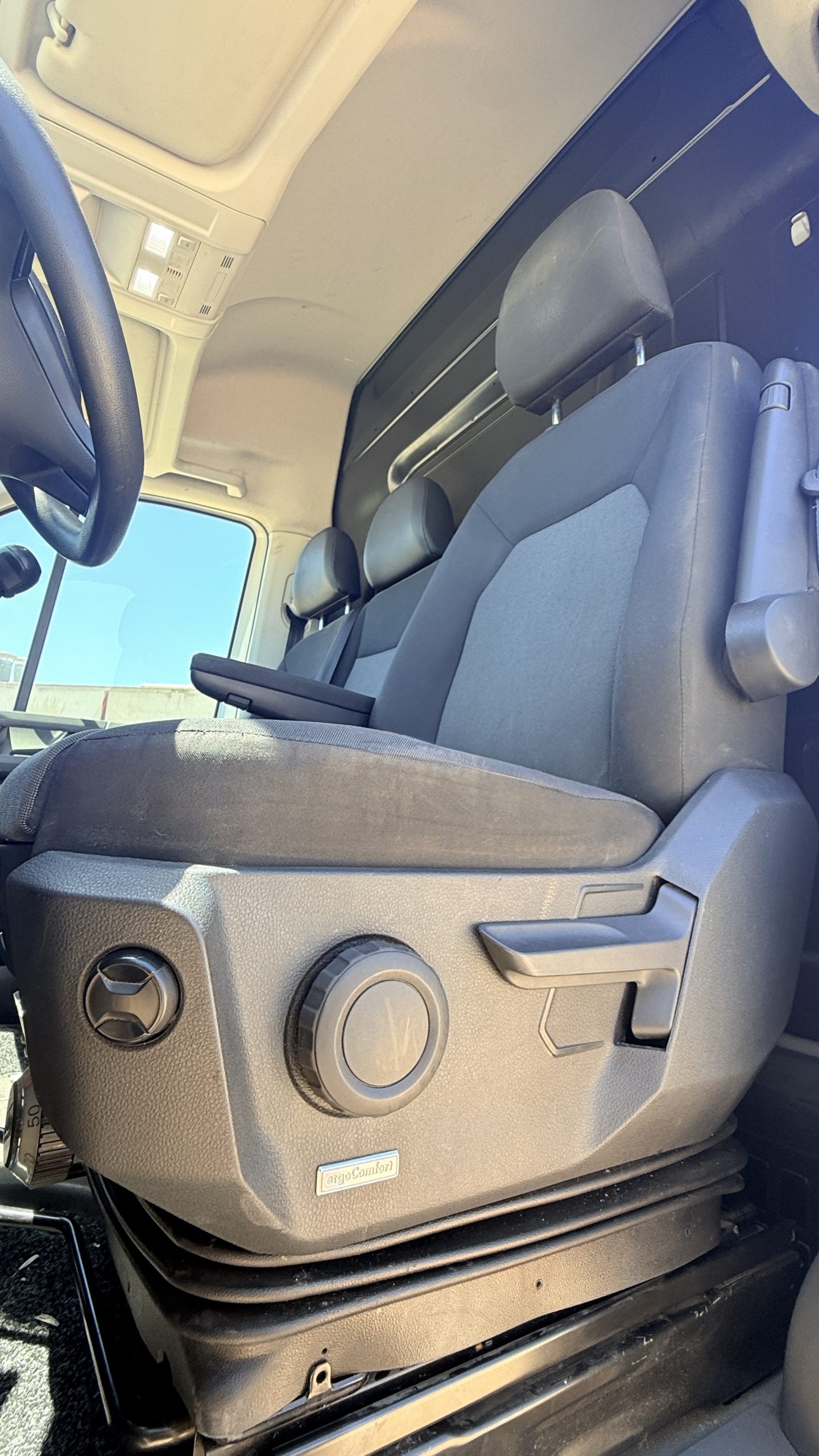 Volkswagen Crafter L4H3 2.0 TDI 177cv - Imagen 13