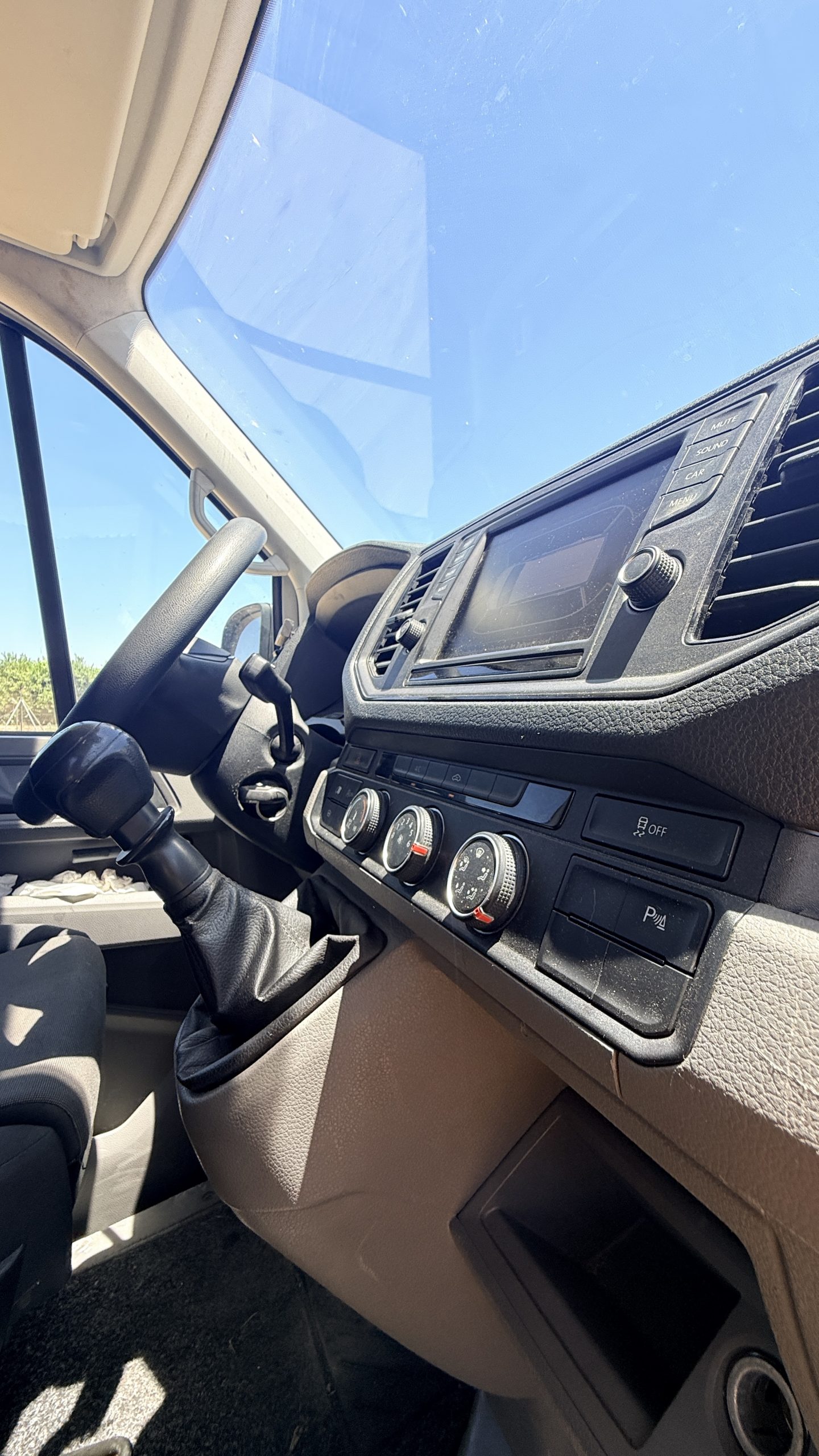 Volkswagen Crafter L4H3 2.0 TDI 177cv - Imagen 12